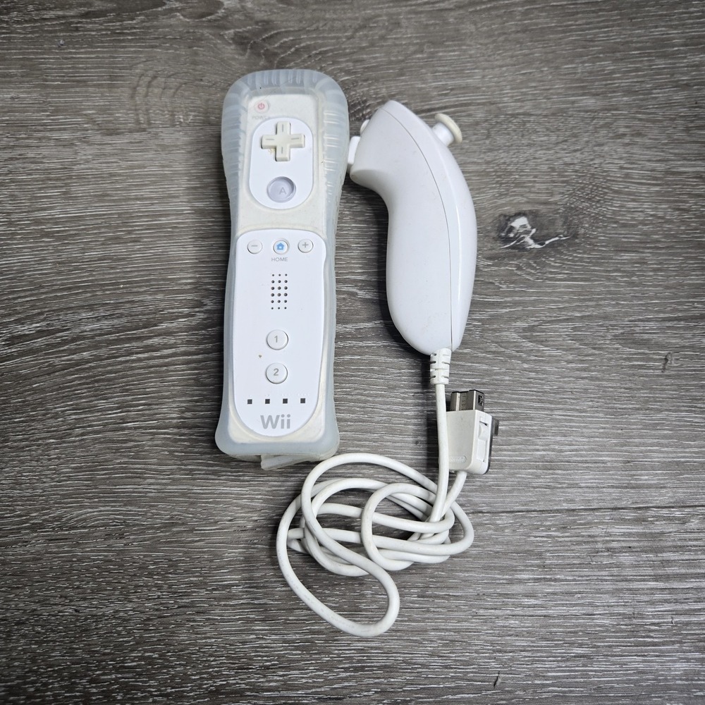 Nintendo RVL-003 Wii Remote Control W/ Nunchuck And Sleeve Official OEM